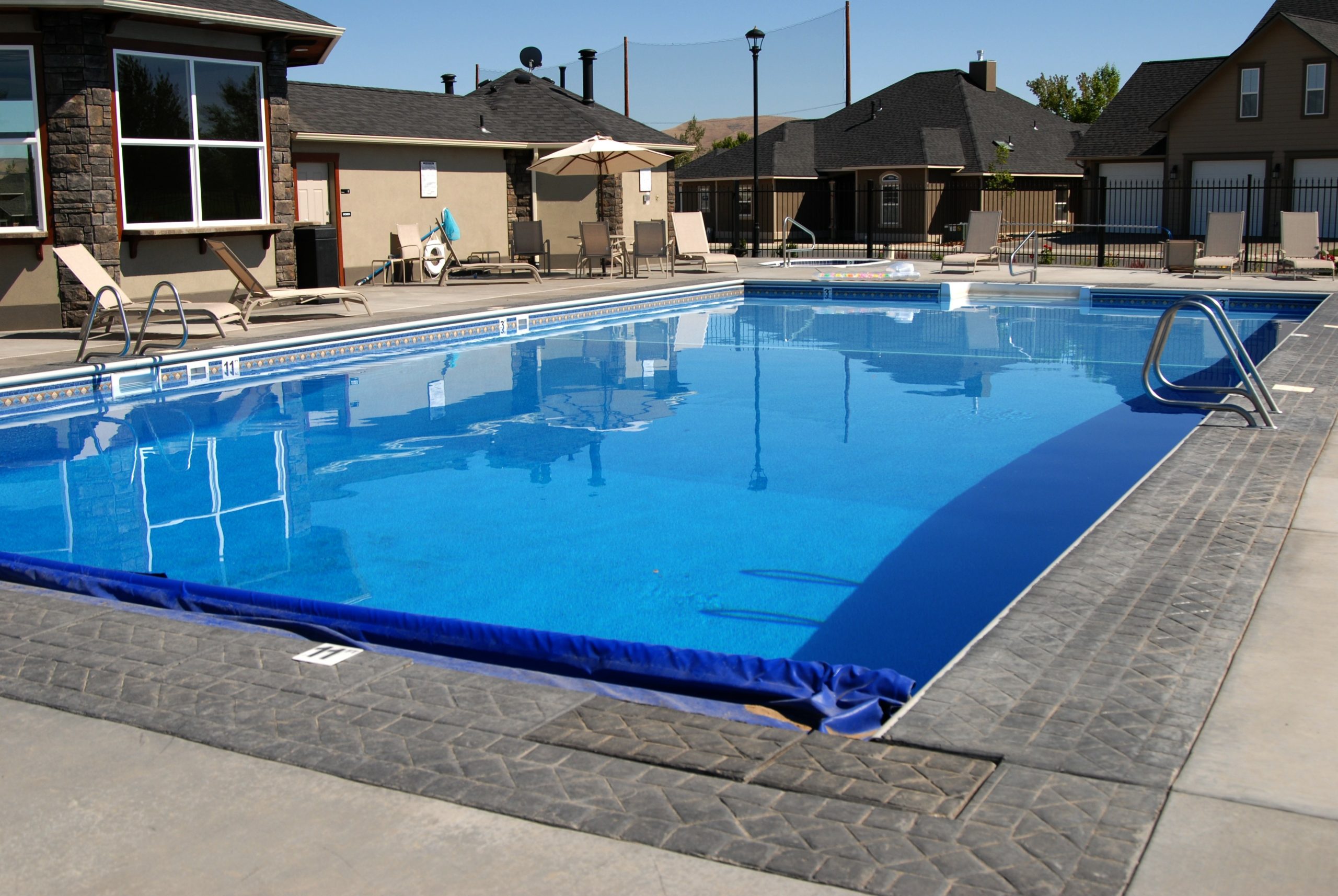 hoa pool